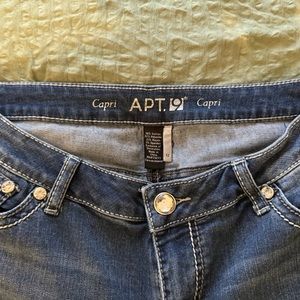 Apt 9 Capri
